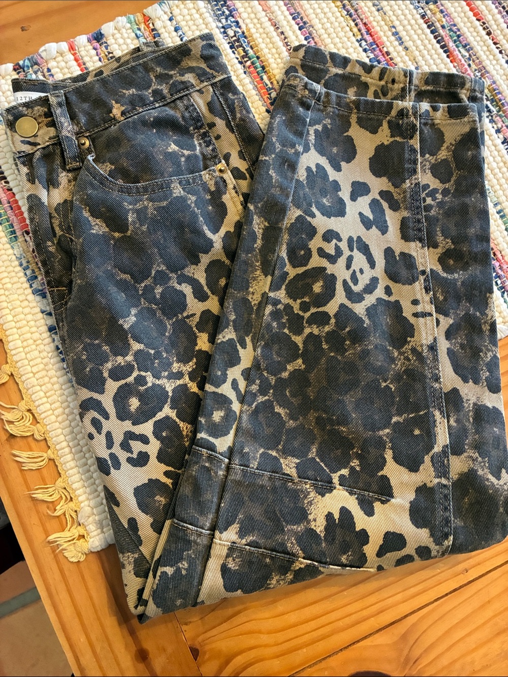 12th Tribe Leopard Print Barrel Jeans - Black & Tan, size 25 - Picture 5 of 6